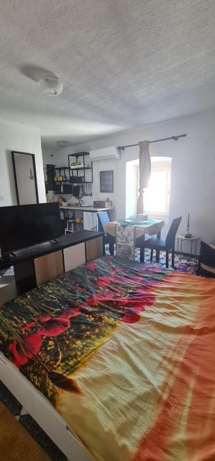Studio Prommontore Premantura Bagian luar foto